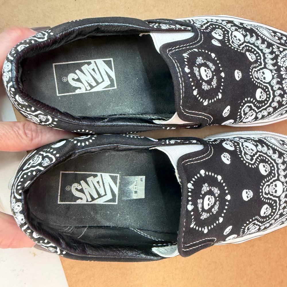 Vans Classic Slip-On Bandana Skull Black White Sneakers Low Top Skate Shoes - Picture 8 of 9